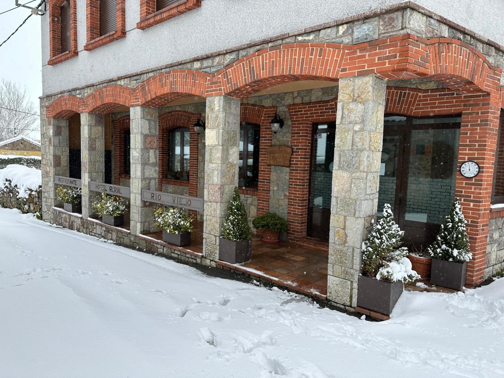 Hotel Rural Rio Viejo Cubillas de Arbas Екстериор снимка